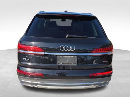 2024 Audi Q7 55 Premium Plus