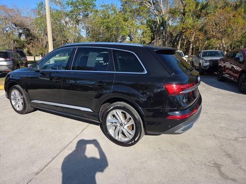 2024 Audi Q7 55 Premium Plus