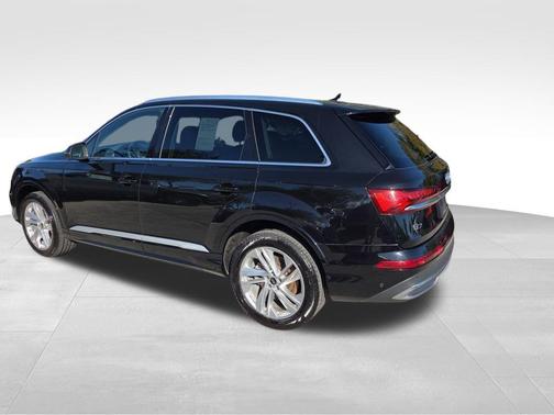 2024 Audi Q7 55 Premium Plus