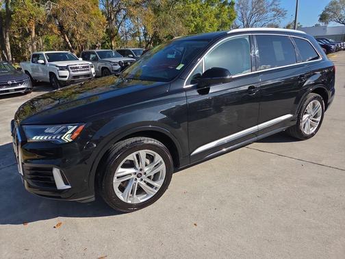 2024 Audi Q7 55 Premium Plus