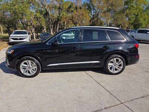 2024 Audi Q7 55 Premium Plus