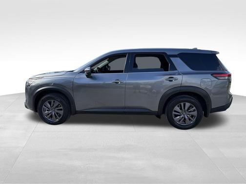 2022 Nissan Pathfinder S