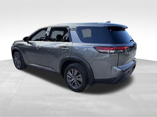 2022 Nissan Pathfinder S