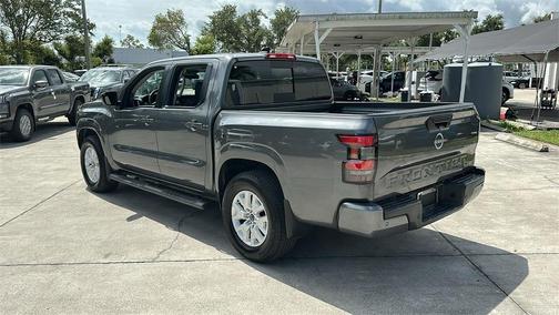 2023 Nissan Frontier SV
