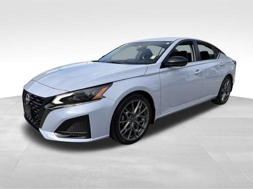 2023 Nissan Altima 2.0 SR