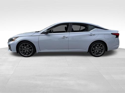 2023 Nissan Altima 2.0 SR