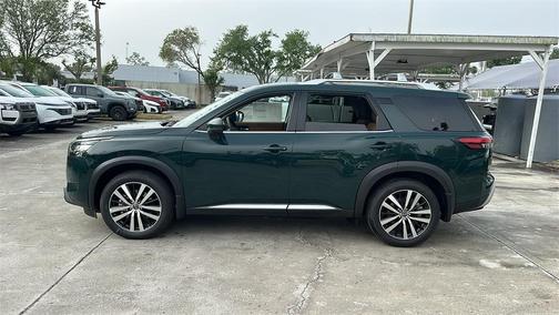2025 Nissan Pathfinder Platinum