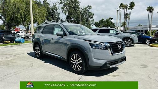 2025 Nissan Pathfinder Platinum