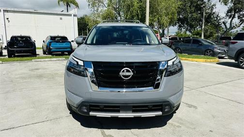 2025 Nissan Pathfinder Platinum