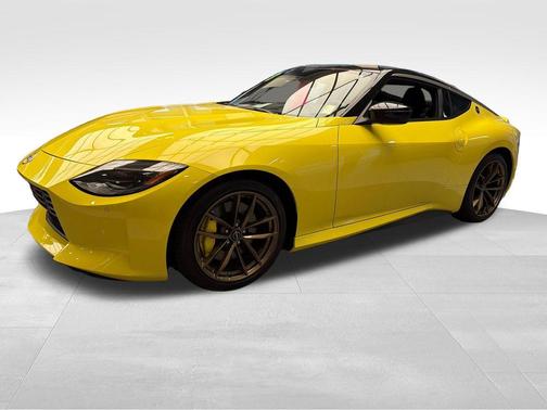 2 Tone Yellow 2023 Nissan Z Proto Spec