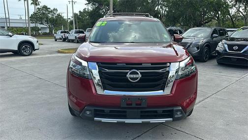 2022 Nissan Pathfinder SL