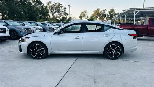 2025 Nissan Altima SR