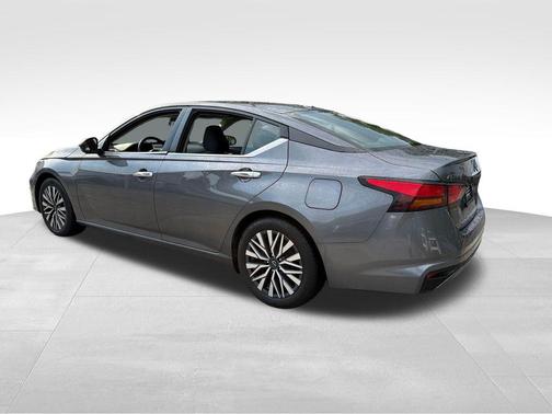 Gun Metallic 2024 Nissan Altima 2.5 SV