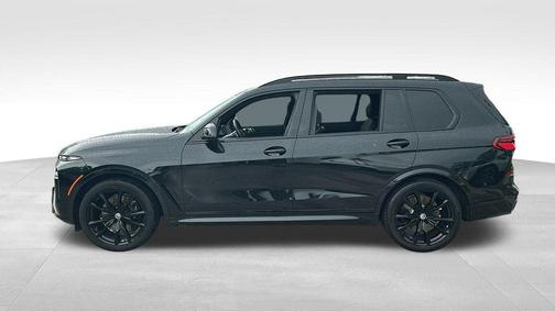 2023 BMW X7 M60i