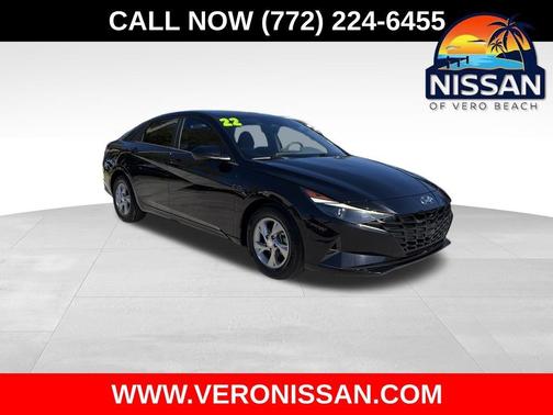 2022 Hyundai ELANTRA SE