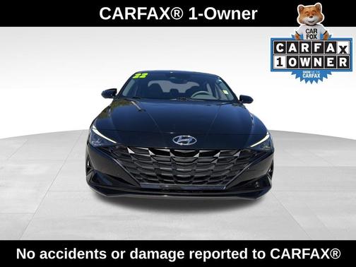 2022 Hyundai ELANTRA SE