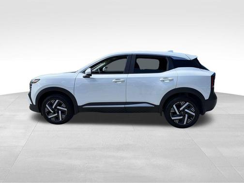 Aspen White Tri 2025 Nissan Kicks SV