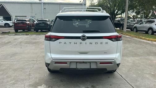 2025 Nissan Pathfinder SL