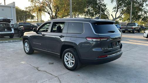2022 Jeep Grand Cherokee L Laredo