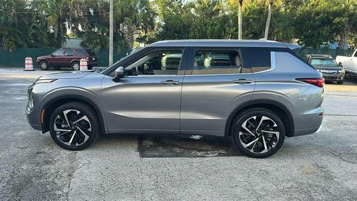 2023 Mitsubishi Outlander SEL