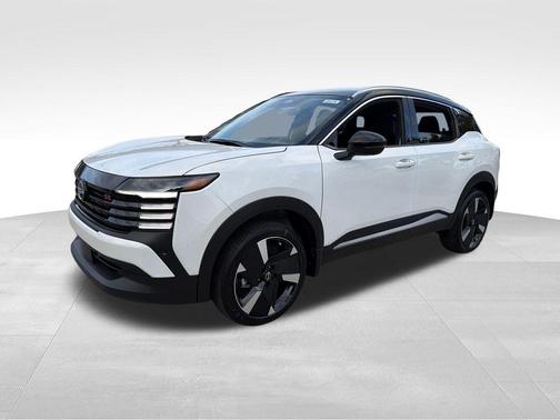2t Wht Blk Roof 2026 Nissan Kicks SR
