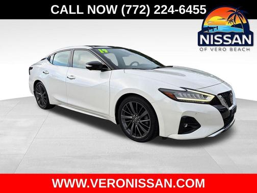 White 2019 Nissan Maxima 3.5 Platinum