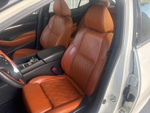 White 2019 Nissan Maxima 3.5 Platinum
