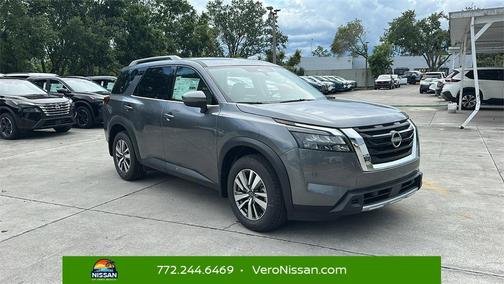 2025 Nissan Pathfinder SL