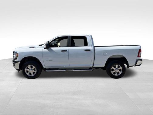 Bright White Clearcoat 2024 RAM 2500 Big Horn