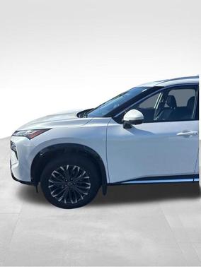 Everest White P 2024 Nissan Rogue Platinum