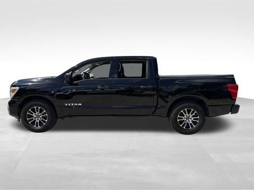 Black 2023 Nissan Titan SV