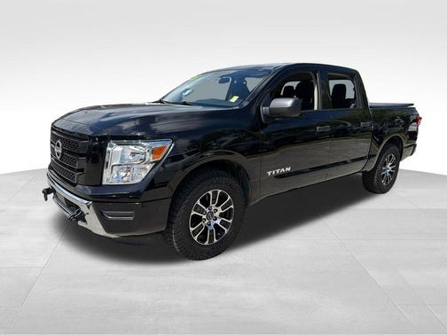 Black 2023 Nissan Titan SV