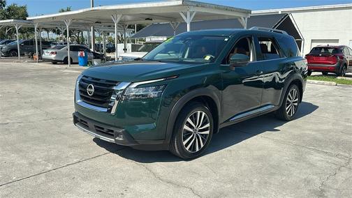 2022 Nissan Pathfinder Platinum