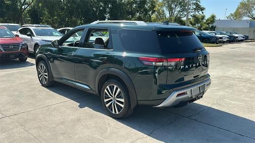 2022 Nissan Pathfinder Platinum