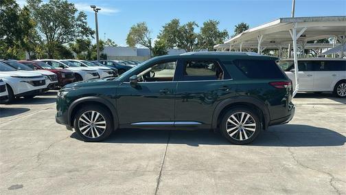 2022 Nissan Pathfinder Platinum