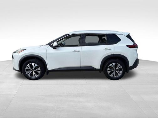 White 2021 Nissan Rogue SV
