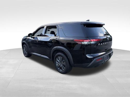 2024 Nissan Pathfinder S