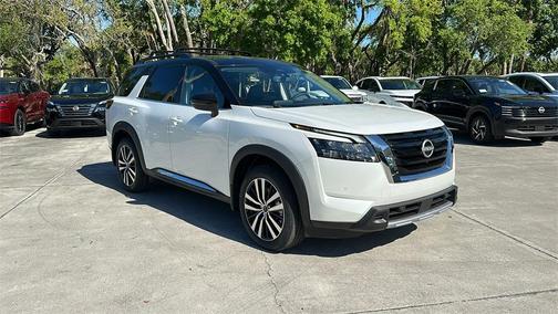 2025 Nissan Pathfinder Platinum