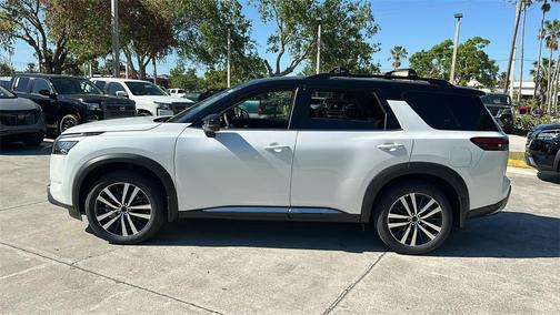 2025 Nissan Pathfinder Platinum