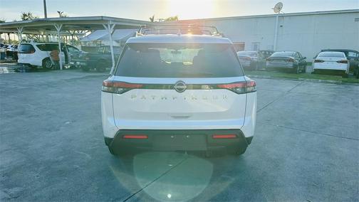 2025 Nissan Pathfinder SV