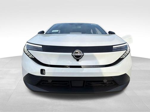 White Pearl 2026 Nissan Leaf S+