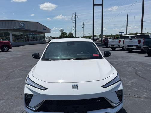 Summit White 2025 Buick Envista Sport Touring FWD