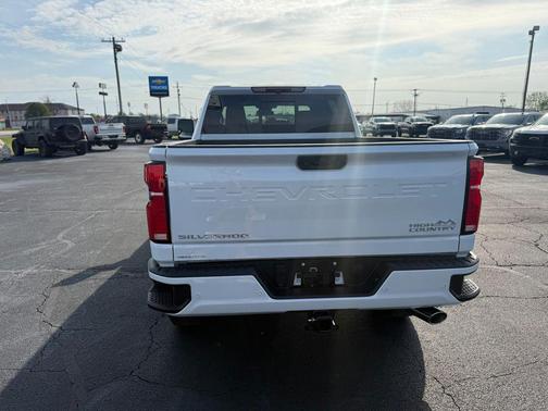 Polar White Tricoat 2026 Chevrolet Silverado 3500 High Country