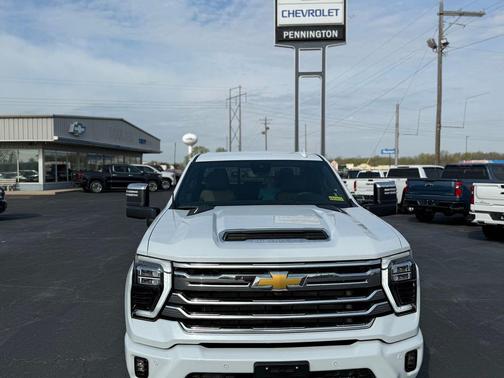 Polar White Tricoat 2026 Chevrolet Silverado 3500 High Country