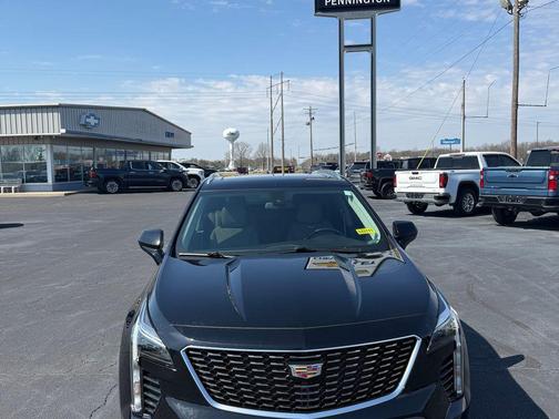 Stellar Black Metallic 2019 Cadillac XT4 Luxury