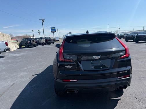 Stellar Black Metallic 2019 Cadillac XT4 Luxury