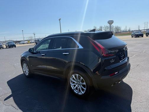 Stellar Black Metallic 2019 Cadillac XT4 Luxury