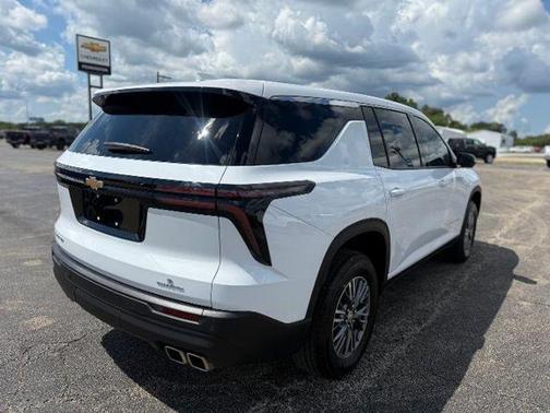 2024 Chevrolet Traverse LS