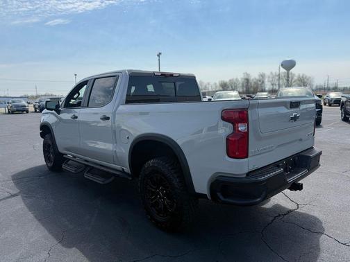 White Sands 2026 Chevrolet Silverado 1500 ZR2