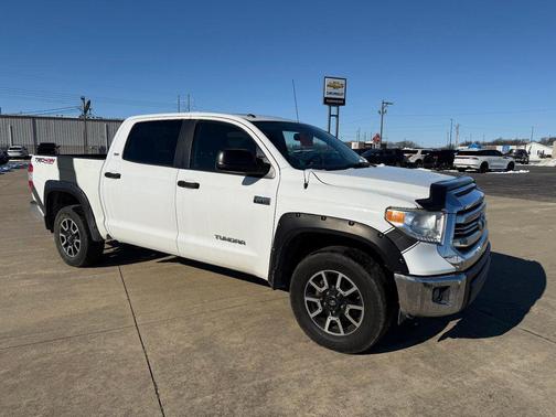 Alpine White 2017 Toyota Tundra SR5